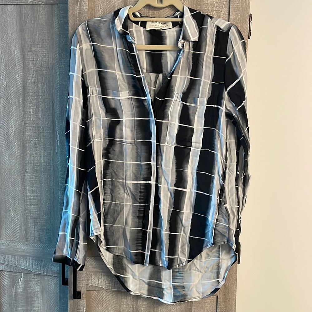 Anthropologie cloth and stone button down long sleeve shirt